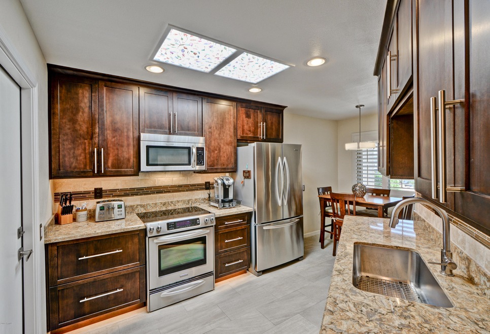 10888 W Thunderbird Blvd unit 17J, Sun City, AZ 85351 - photo 1