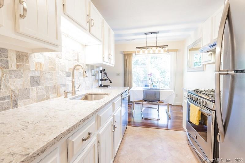 61 Southwind Ln unit 61, Milford, CT 06460 - photo 1