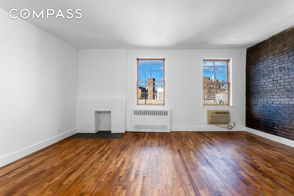 108 Perry St unit 4A, New York, NY 10014 - photo 1
