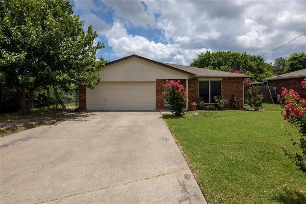 932 Mccully St, Fort Worth, TX 76108 - photo 1