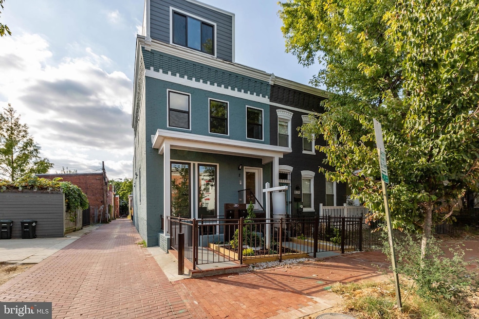 910 9th St NE unit 2, Washington, DC 20002 - photo 1