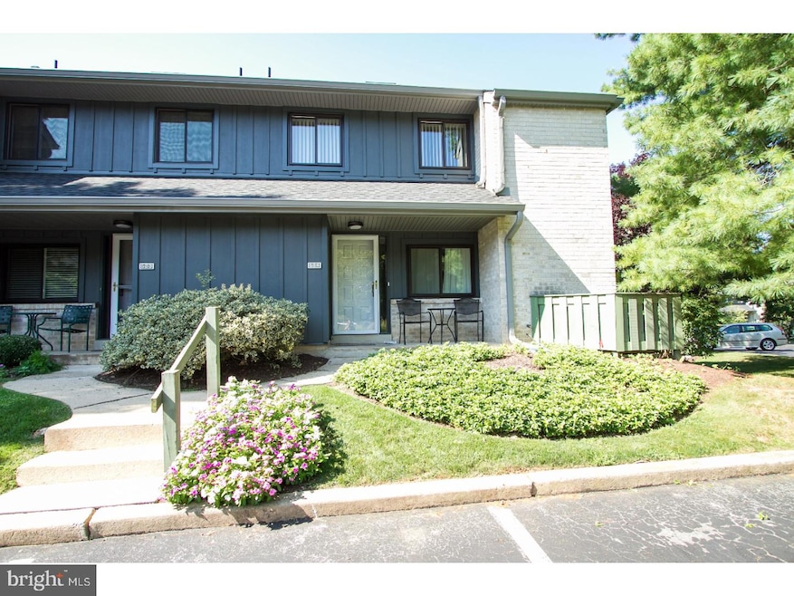 524 Foxwood Ln, Paoli, PA 19301 - photo 1