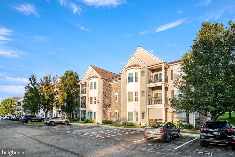 231 Creekside Dr unit A21, Brookhaven, PA 19015 - photo 1