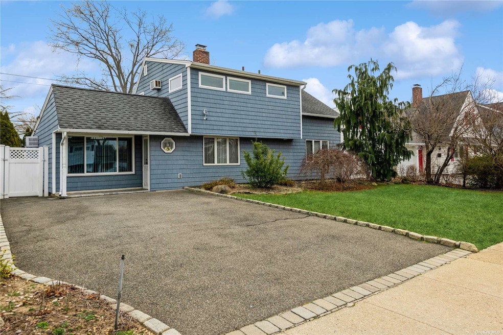 63 Chimney Ln, Levittown, NY 11756 - photo 1