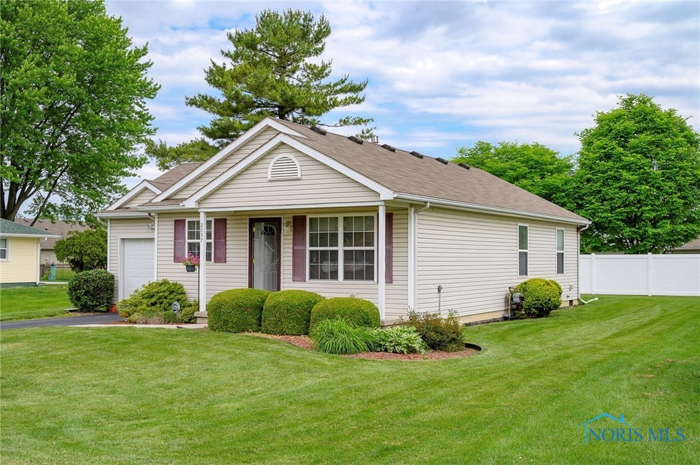 2057 Hoops Dr, Toledo, OH 43611 - photo 1