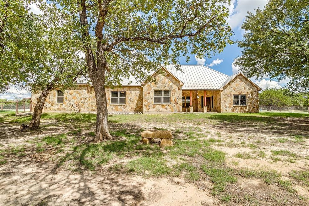 7401 Floyd Ct, Weatherford, TX 76087 - photo 1