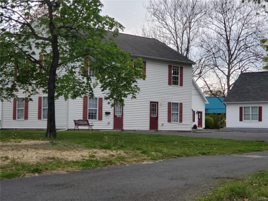 427 S West End Blvd unit 1, Quakertown, PA 18951 - photo 1