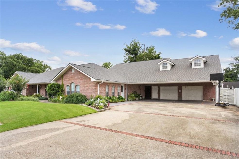 330 Saint Nicholas St, Luling, LA 70070 - photo 1