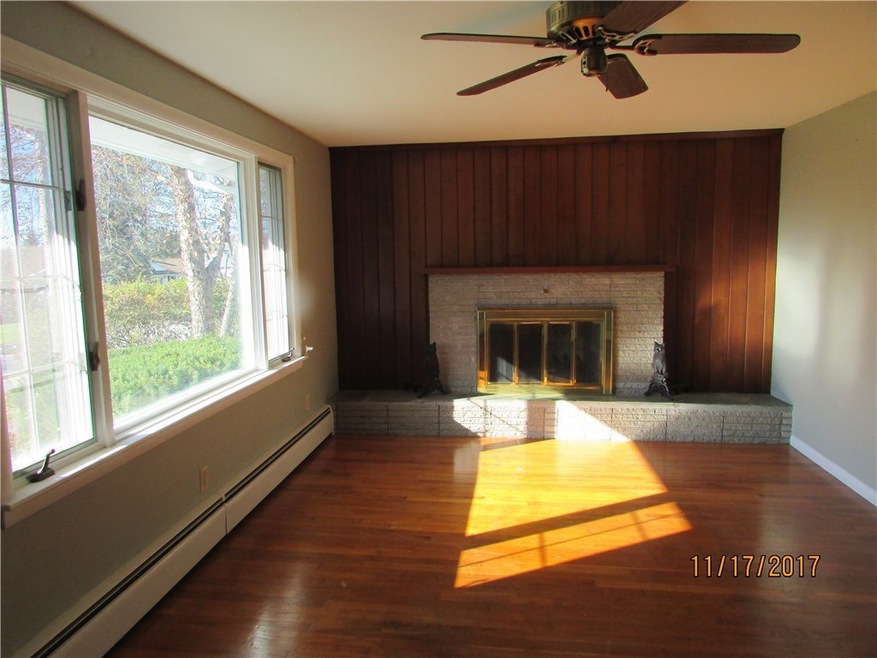 24 Roberts St, Cumberland, RI 02864 - photo 1