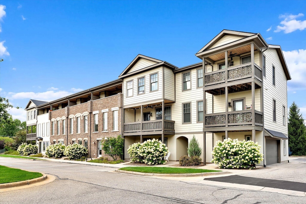 2078 Celadon Dr NE unit 92, Grand Rapids, MI 49525 - photo 1