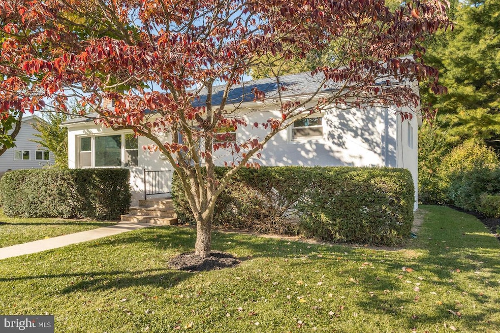 712 Raynor Ave, Catonsville, MD 21228 - photo 1