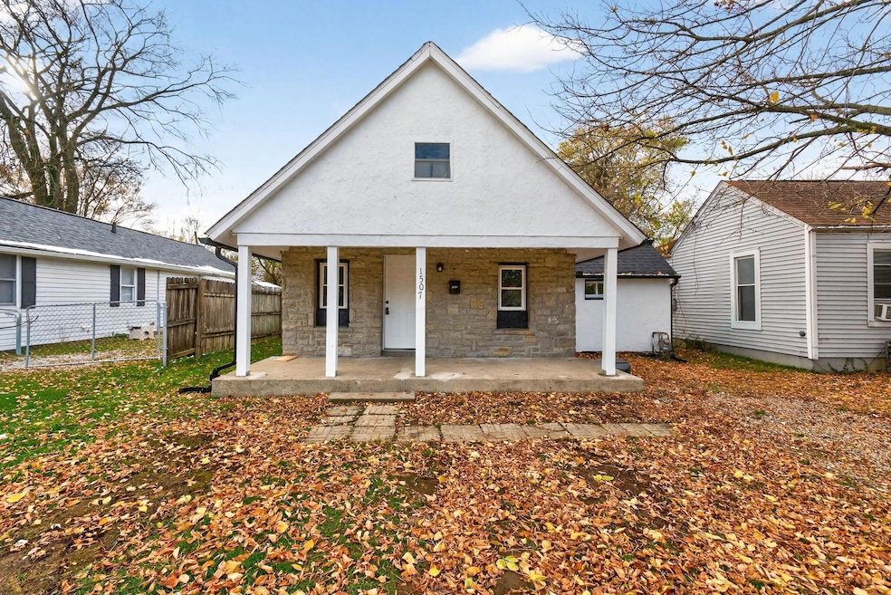 1507 Elmore Ave (Exterior)-2