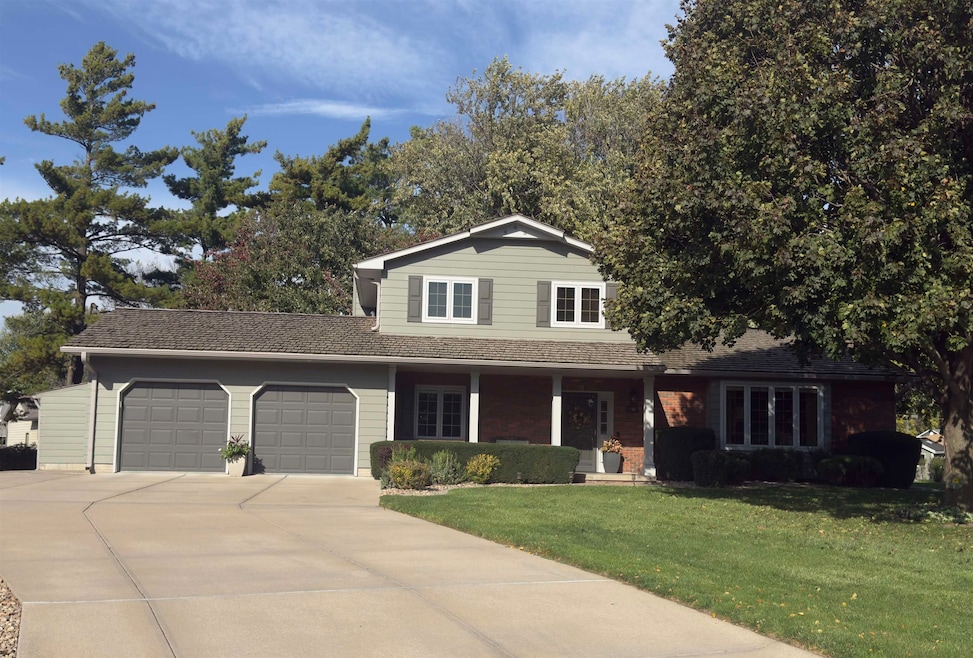 2907 Lakeview Cove, Hastings, NE 68901 - photo 1