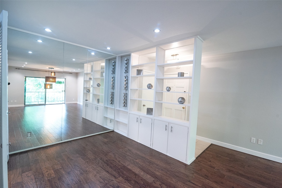 Dinning area with custom built-in shelving