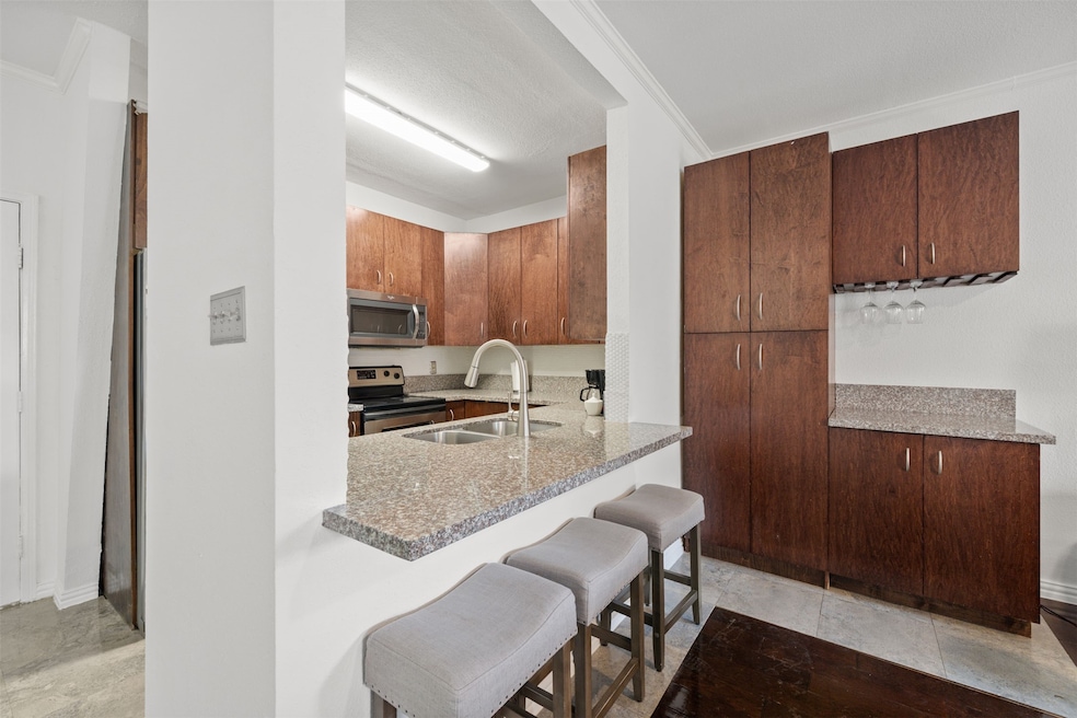 9850 Pagewood Ln unit 1402, Houston, TX 77042 - photo 1