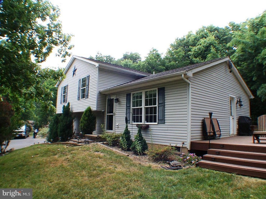 274 Chimney Dr, Bunker Hill, WV 25413 - photo 1