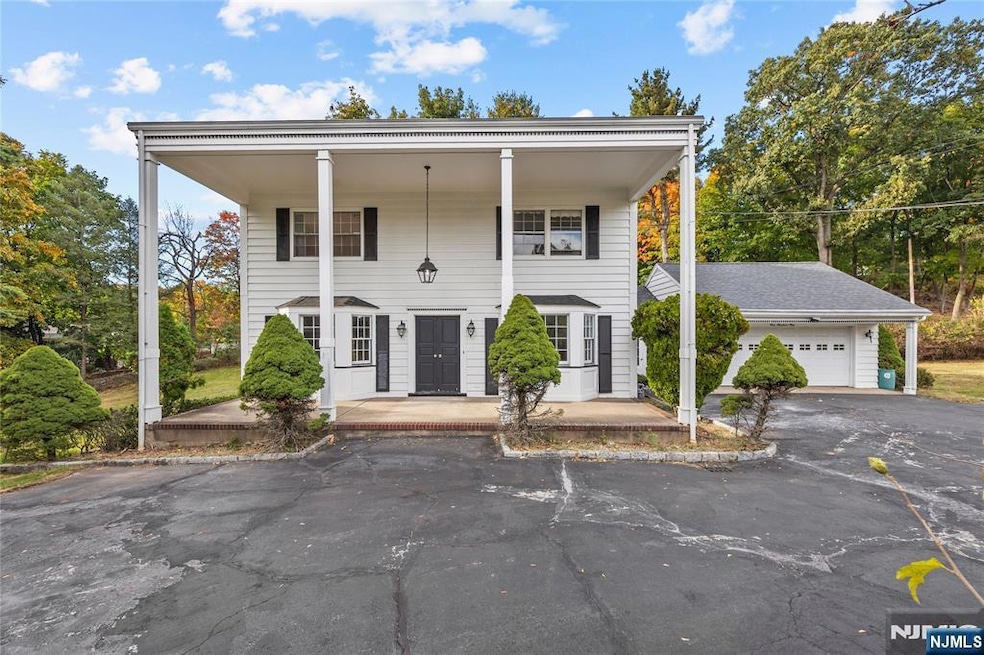 SEATS ON APPROX 20,000 SQFT LOT