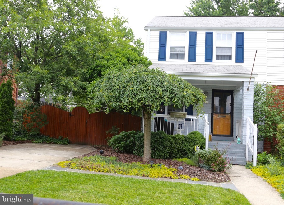 5911 Monticello Rd, Alexandria, VA 22303 - photo 1