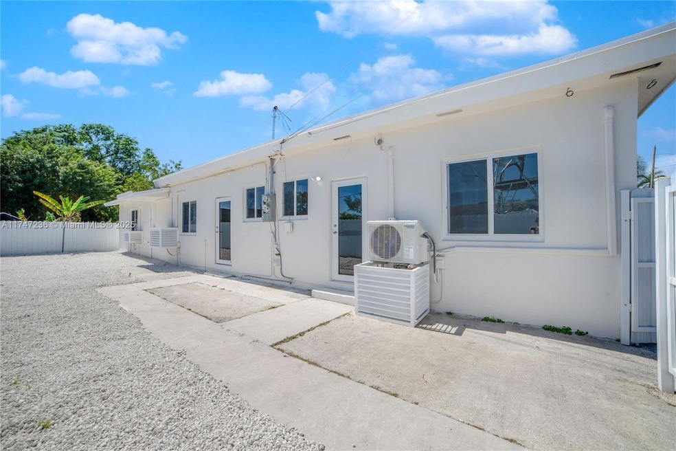 10272 SW 178th St unit 1, Miami, FL 33157 - photo 1