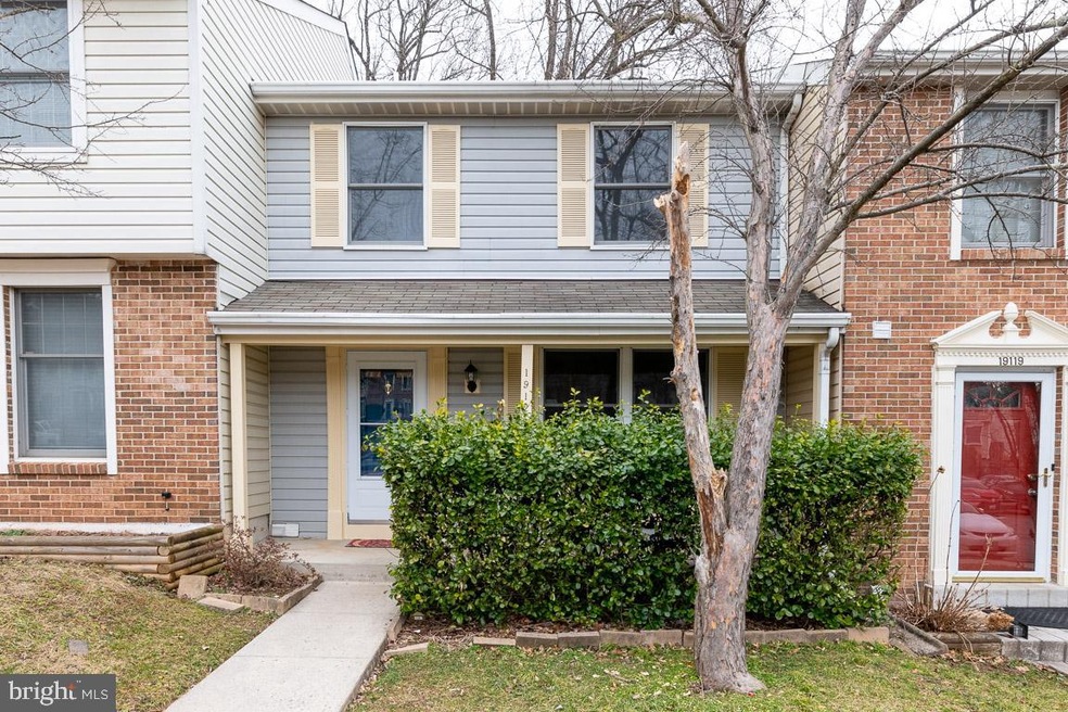 19121 Willow Spring Dr, Germantown, MD 20874 - photo 1