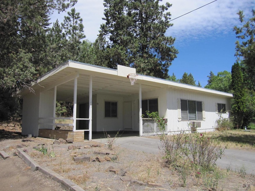 143 SE Piper Dr, Bend, OR 97702 - photo 1