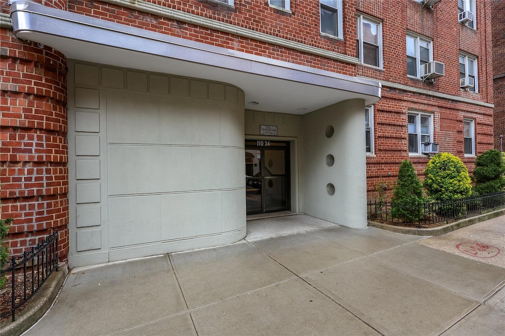 Traymore Apartments unit 2H, Forest Hills, NY 11375 - photo 1
