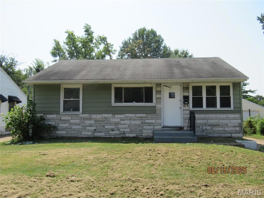 224 Tay Rd, Saint Louis, MO 63137 - photo 1