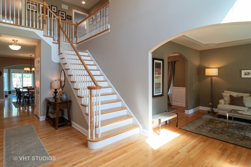 350 N Myrtle Ave, Elmhurst, IL 60126 - photo 1