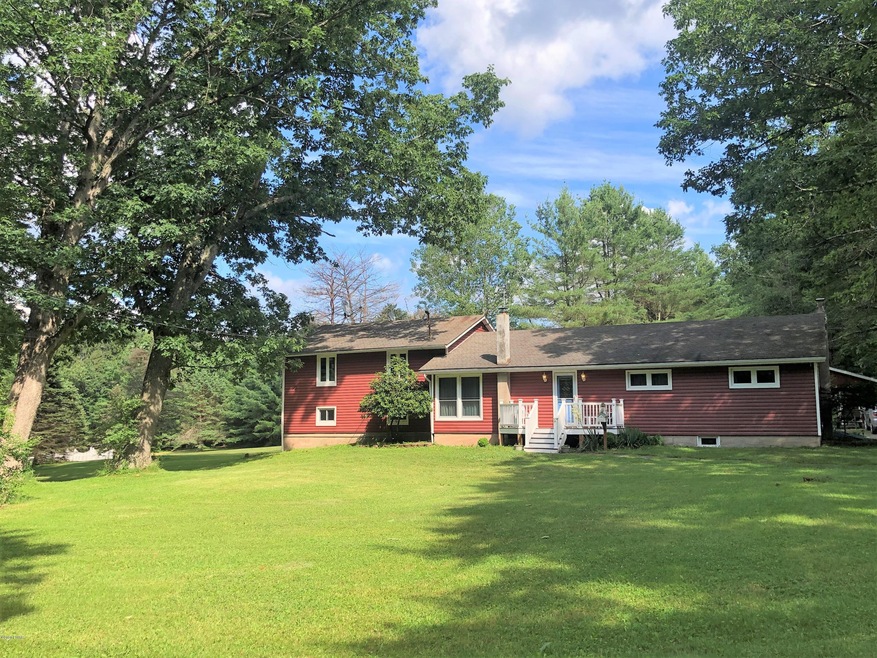 526 Rocky Run Rd, Hawley, PA 18428 - photo 1