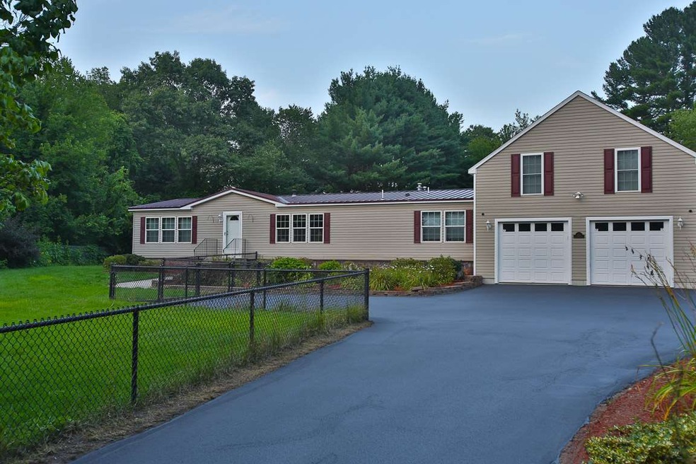 12A Stokes Rd, Londonderry, NH 03053 - photo 1