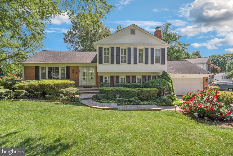 8001 Pyracantha Ct, Springfield, VA 22153 - photo 1