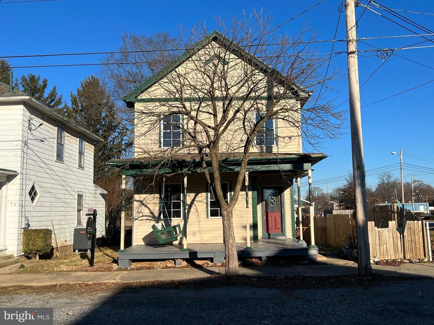 104 W 7th Ave, Ranson, WV 25438 - photo 1