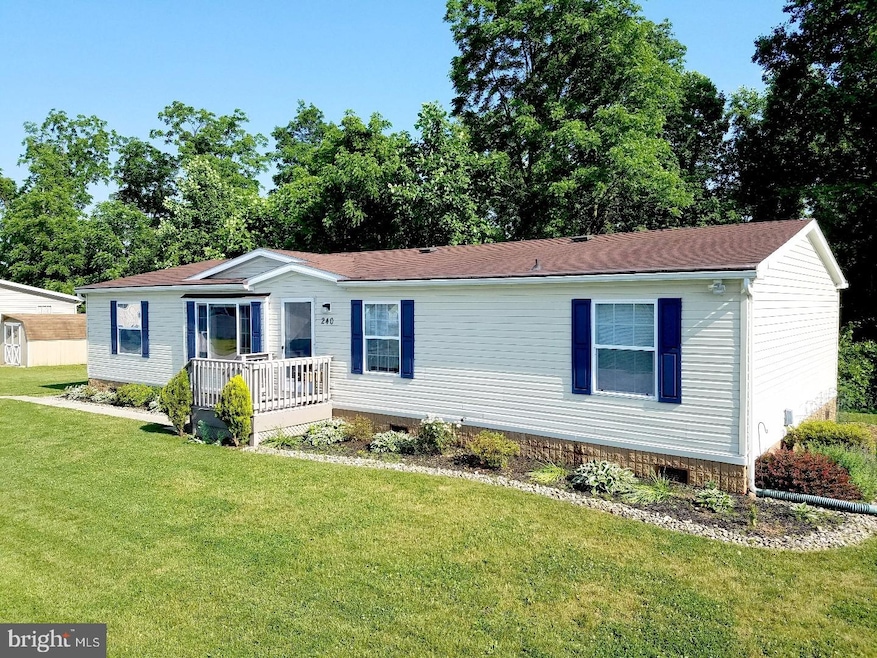 240 Deer Run Dr, Honey Brook, PA 19344 - photo 1