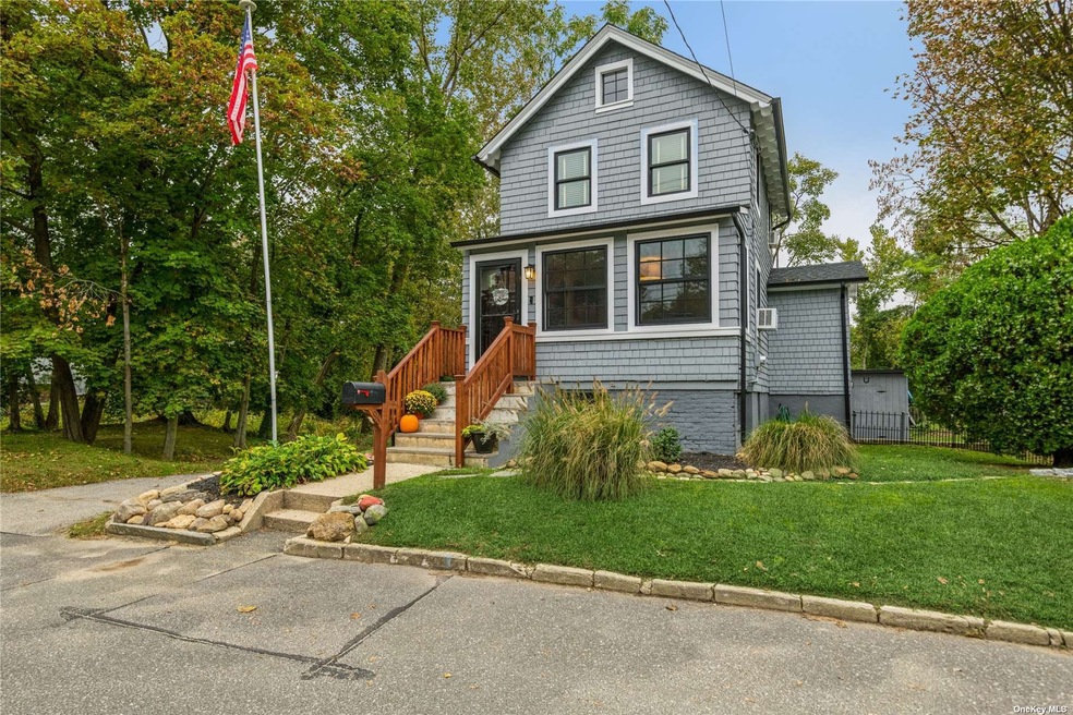 98 Altamont Ave, Sea Cliff, NY 11579 - photo 1