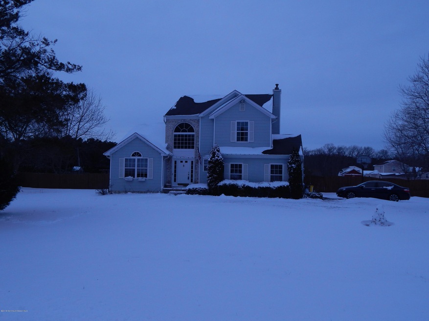 Exterior Stanberry House 002