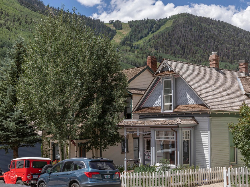 Exterior-042-042-2048x1536