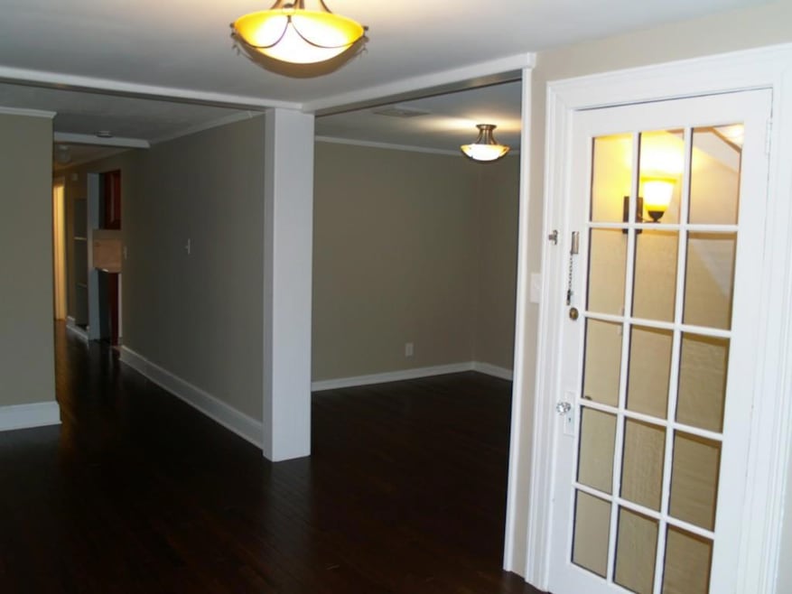 81 Maplewood Ave unit 3, West Hartford, CT 06119 - photo 1