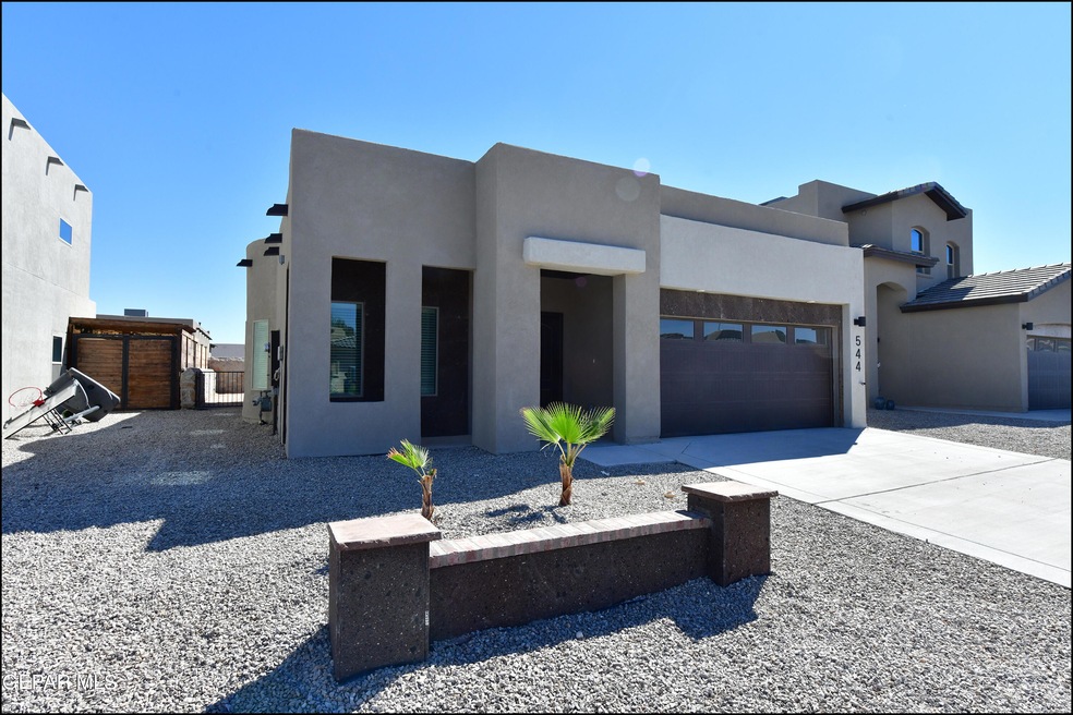544 Cedarwood Dr, El Paso, TX 79928 - photo 1