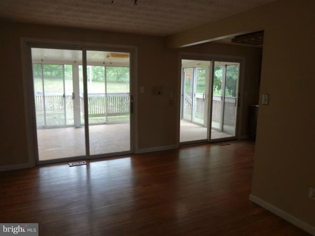 8606 Tupelo Ave, Laurel, MD 20708 - photo 1