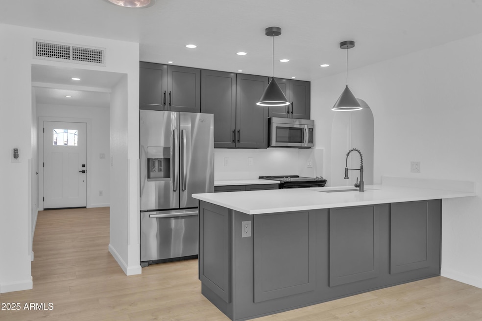 931 S Toltec unit 2, Mesa, AZ 85204 - photo 1