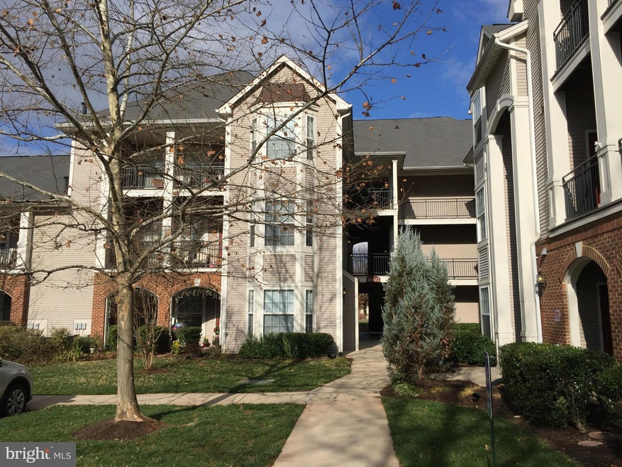 46602 Ellicott Square unit 202, Sterling, VA 20165 - photo 1