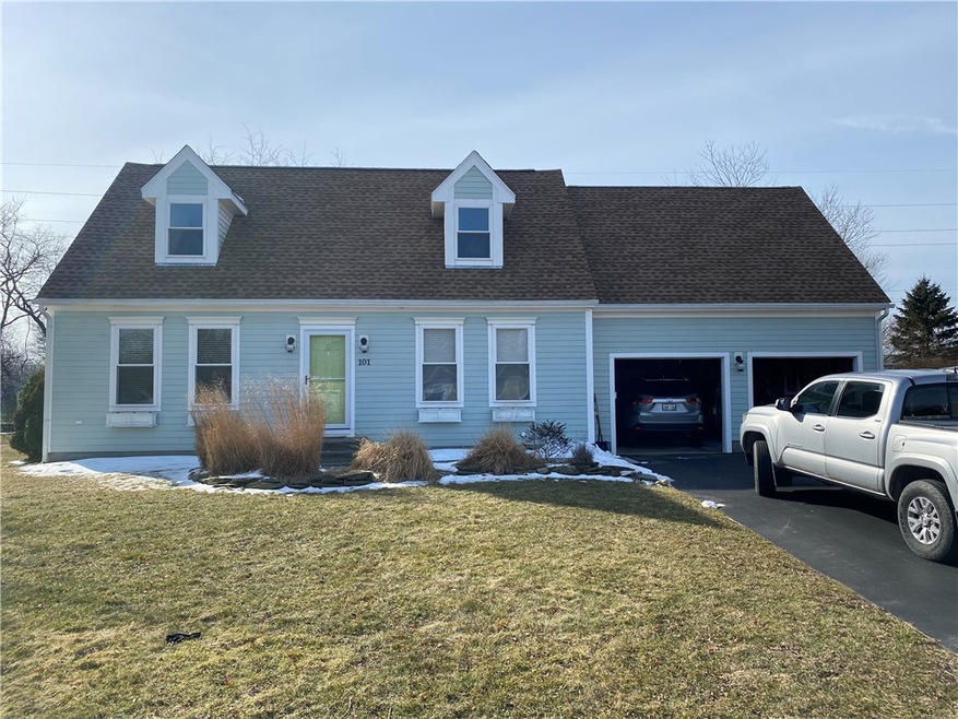 101 John Kesson Ln, Middletown, RI 02842 - photo 1