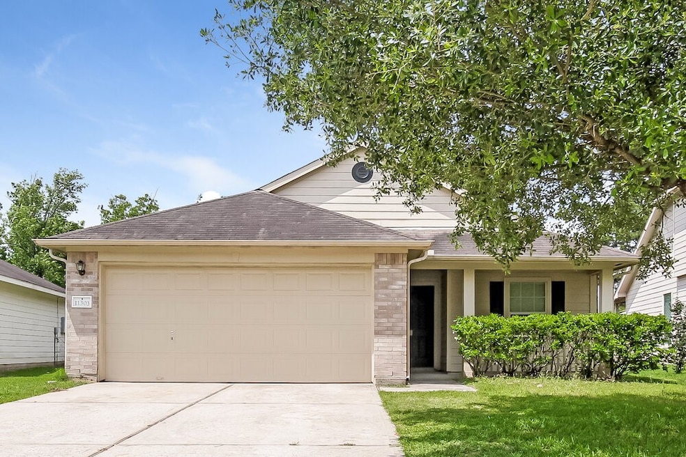 11303 Northam Dr, Tomball, TX 77375 - photo 1
