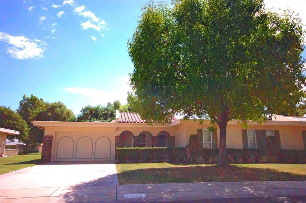 10101 W Highwood Ln, Sun City, AZ 85373 - photo 1