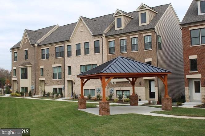 3694 Ambrose Hills Rd, Falls Church, VA 22041 - photo 1