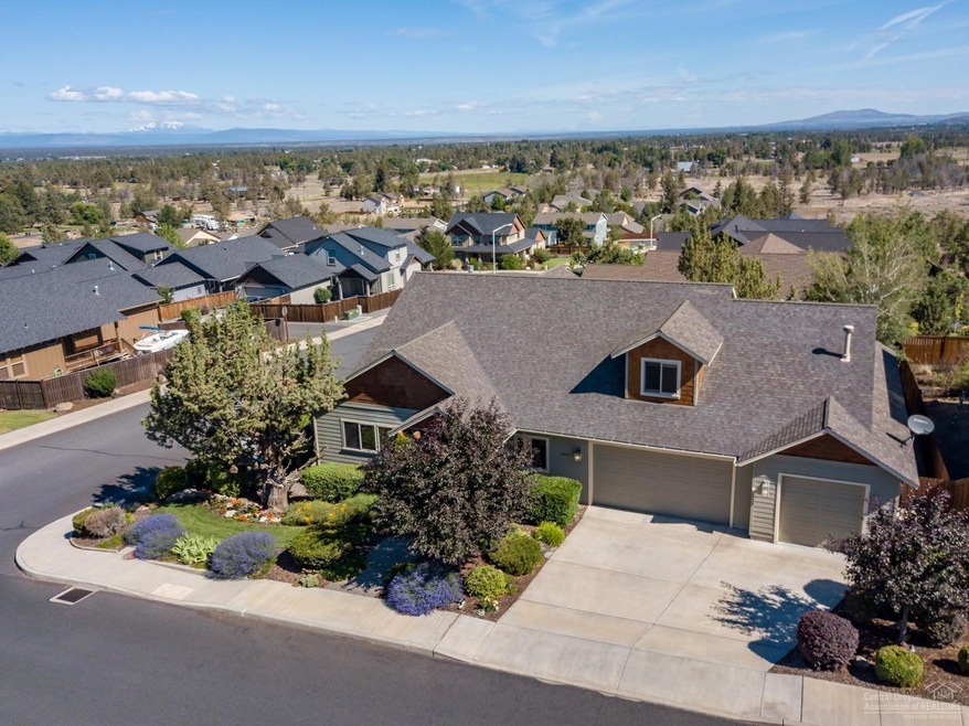 4091 SW Salmon Ave, Redmond, OR 97756 - photo 1