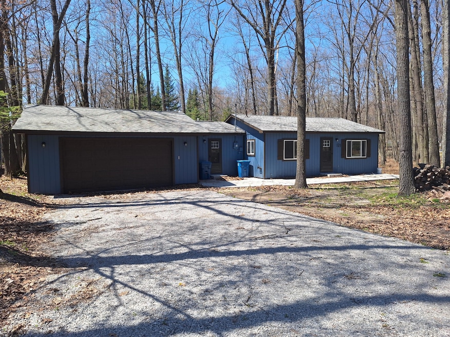 121 Caduca Dr, Roscommon, MI 48653 - photo 1