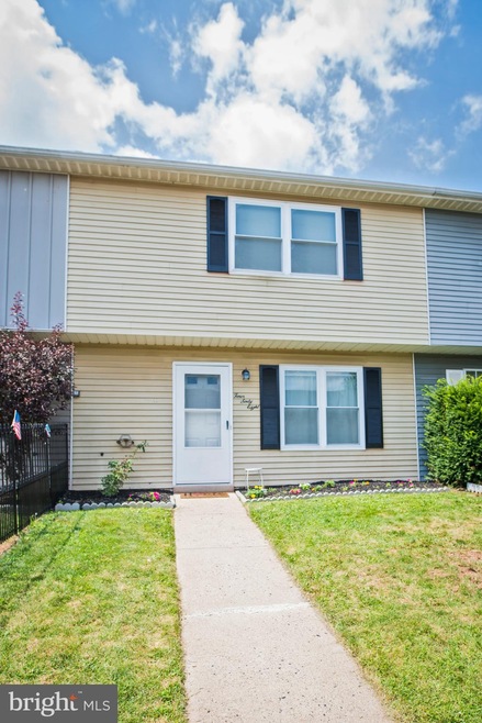 468 Blaker Dr, East Greenville, PA 18041 - photo 1