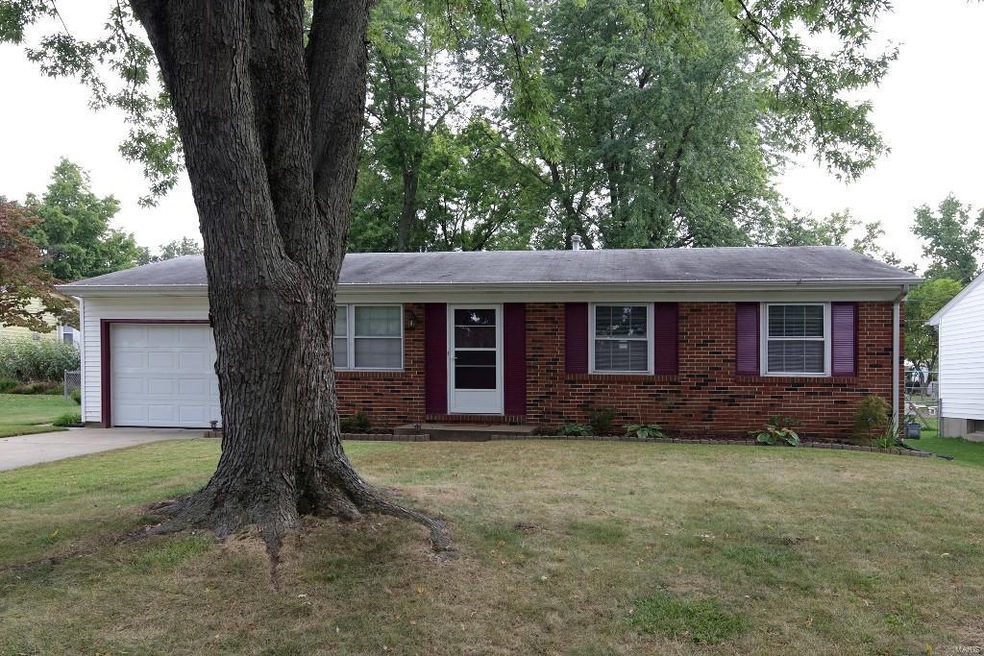 Lovely 3 bedroom ranch with brick front and lower 