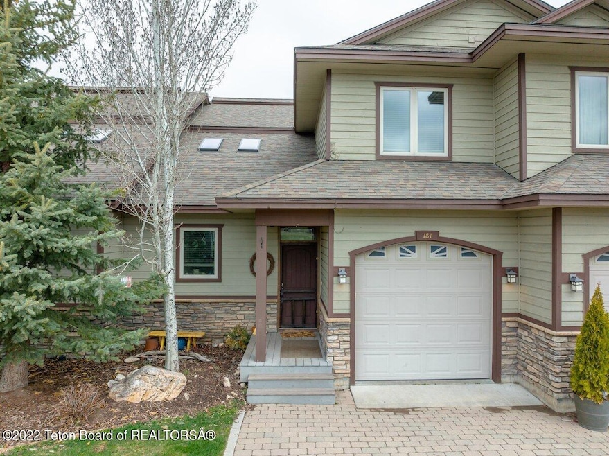 181 Abbey Ln-2